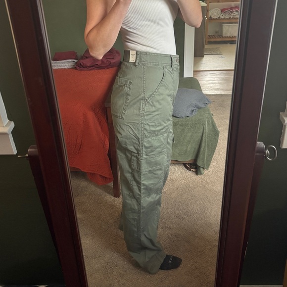 Abercrombie & Fitch relaxed green high rise cargo pants - Picture 6 of 6